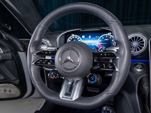 Used 2022 Mercedes-Benz SL 63 AMG 4MATIC image 19