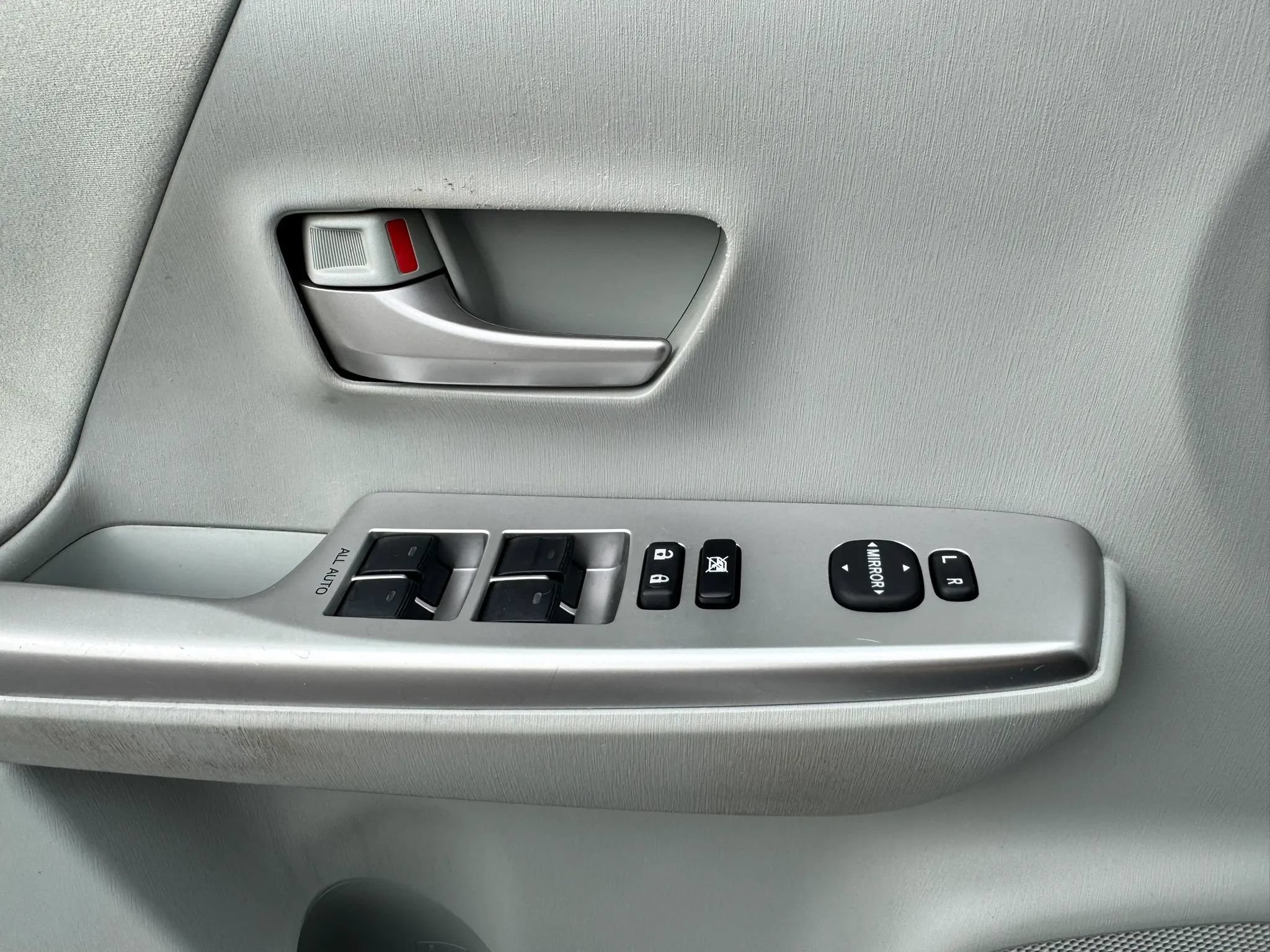 Used 2013 Toyota Prius V Three FWD image 40