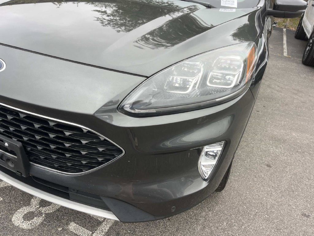 Used 2020 Ford Escape Titanium AWD/4WD image 11
