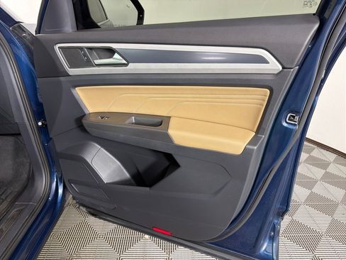 Used 2022 Volkswagen Atlas Cross Sport SEL R-Line image 23