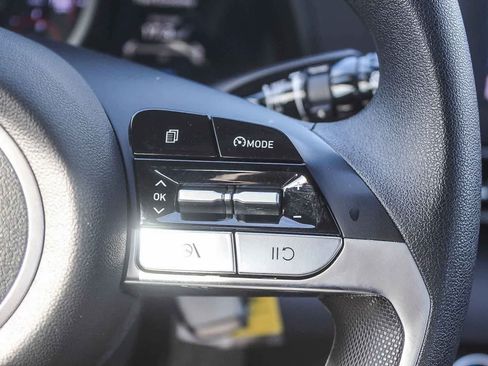 Used 2023 Hyundai Elantra SEL FWD image 32