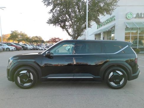Used 2024 Kia EV9 Light image 10