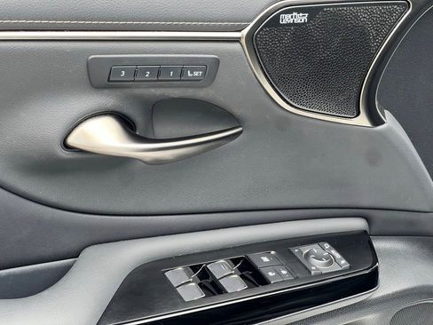 Used 2022 Lexus ES 350 F Sport w/ Accessory Package 2 FWD image 12