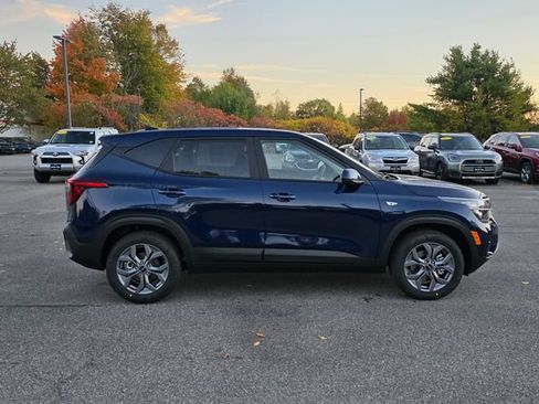 New 2026 Kia Seltos LX AWD/4WD image 8