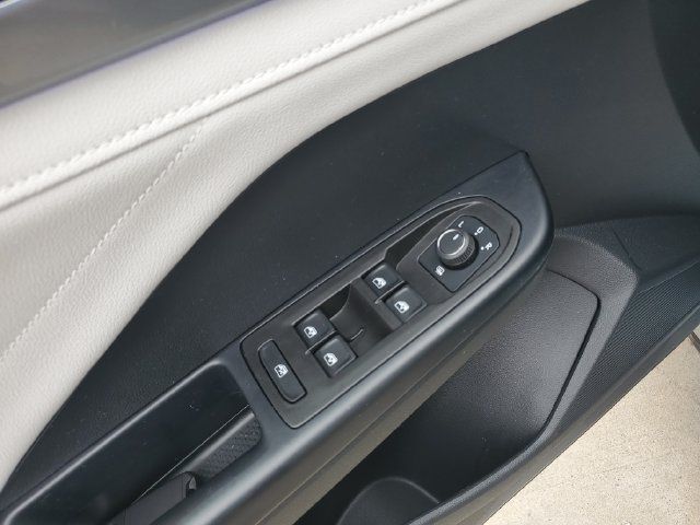 Used 2025 Volkswagen Taos SEL AWD/4WD image 22