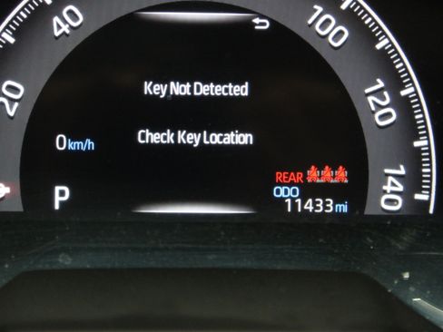 Used 2025 Toyota RAV4 XLE w/ Convenience Package FWD image 41
