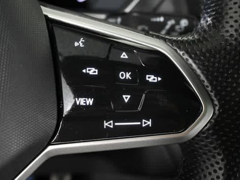Used 2023 Volkswagen Tiguan SE R-Line image 24