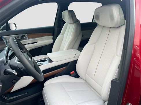 New 2026 Cadillac Vistiq Luxury w/ LPO, Floor Liner Package image 22