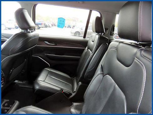 Used 2022 Jeep Grand Cherokee L Limited AWD/4WD image 10