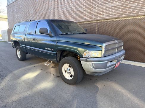 Used 2001 Dodge Ram 1500 Truck 4x4 Quad Cab image 2