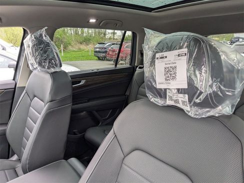 New 2025 Volkswagen Atlas SEL image 20