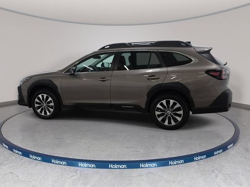 Used 2023 Subaru Outback Limited AWD/4WD image 8