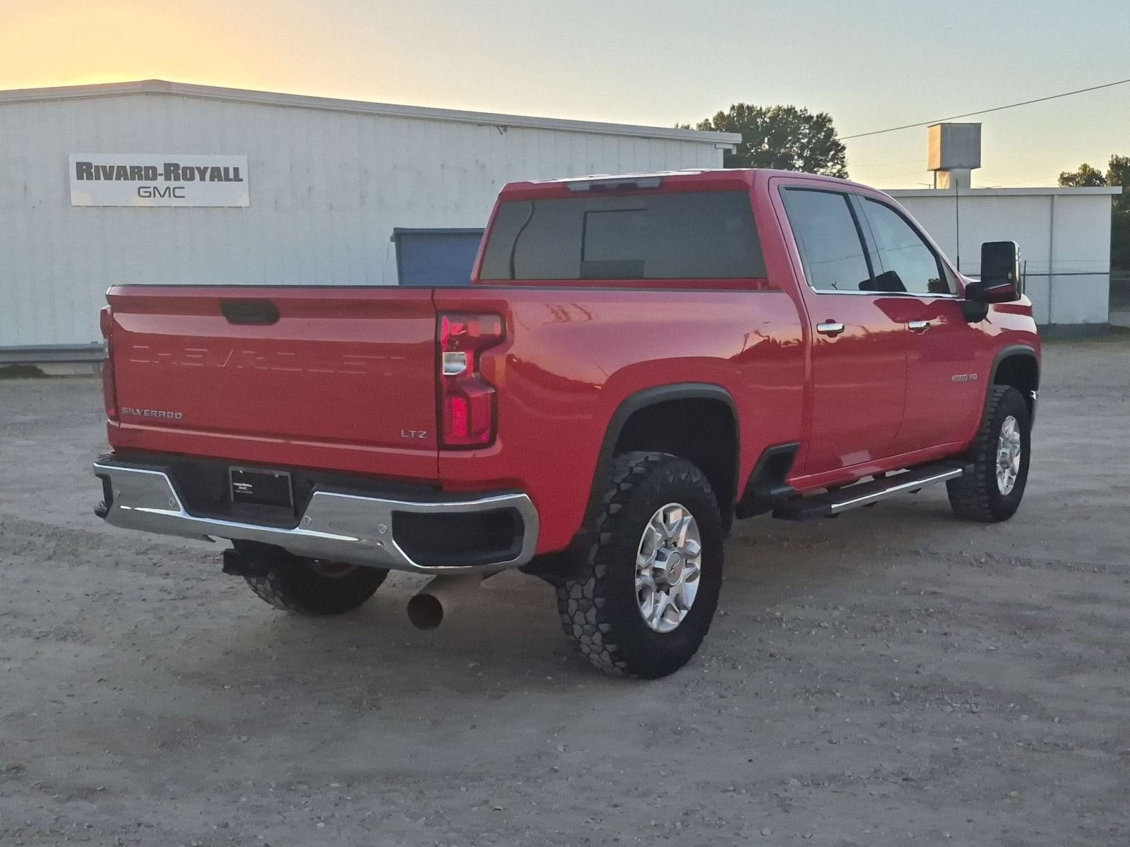 Used 2023 Chevrolet Silverado 2500 LTZ w/ LTZ Convenience Package AWD/4WD image 6