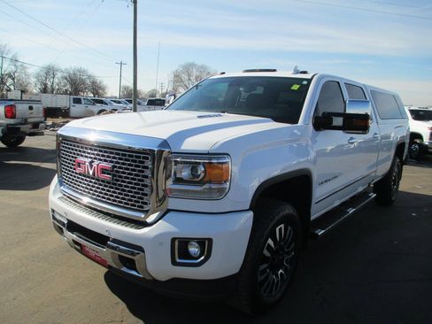 Used 2016 GMC Sierra 3500 Denali w/ Duramax Plus Package image 10