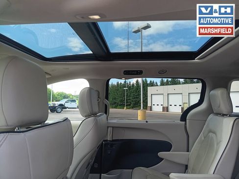 Used 2021 Chrysler Pacifica Limited w/ Premium & Safety Sphere Group AWD/4WD image 6
