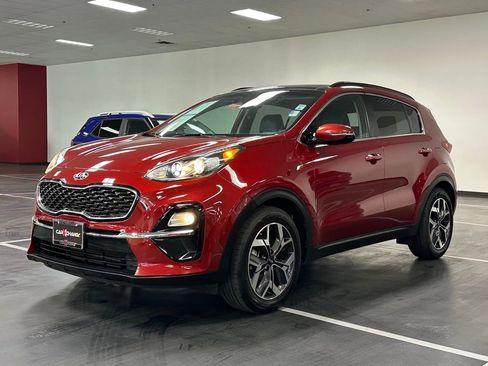 Used 2022 Kia Sportage EX image 3