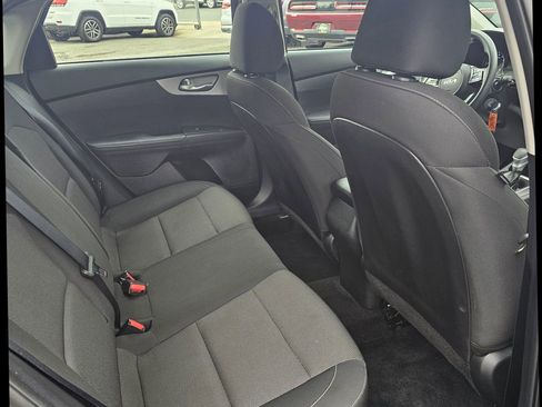 Used 2023 Kia Forte LXS image 10