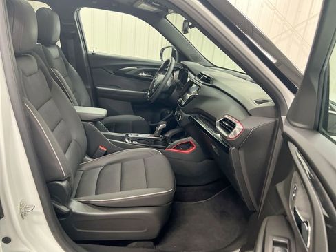 Used 2023 Chevrolet TrailBlazer RS w/ Sun and Liftgate Package AWD/4WD image 22
