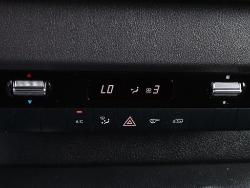 Used 2024 Mercedes-Benz Sprinter 2500 w/ Acoustic Package image 32