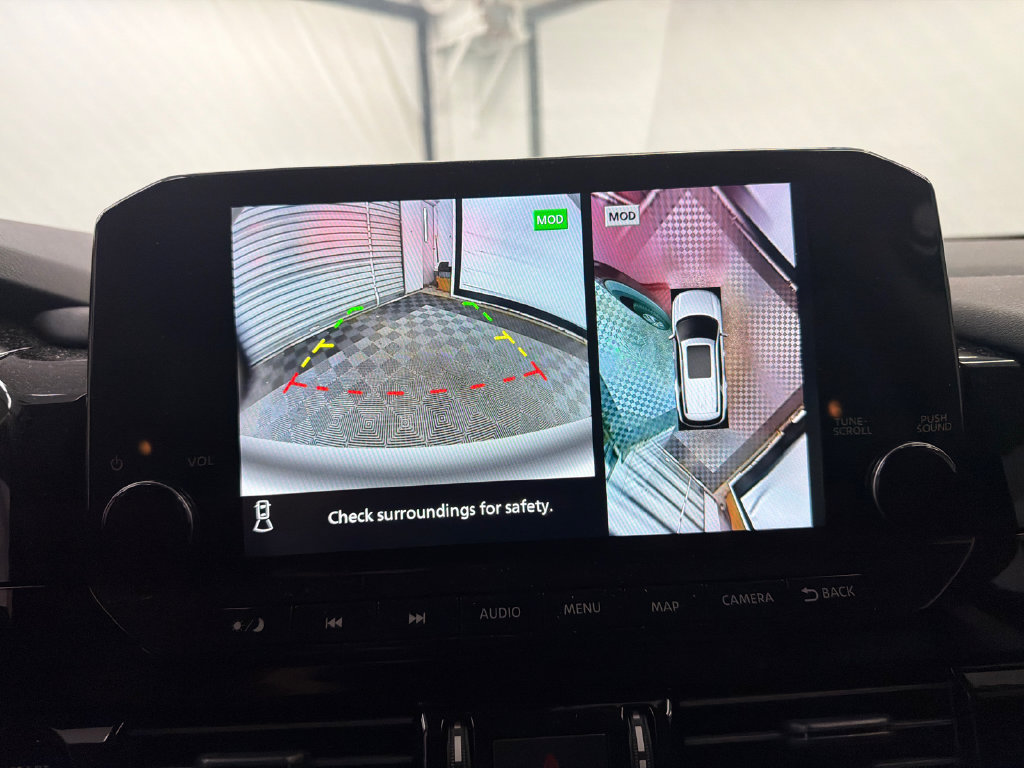Used 2025 Nissan Pathfinder SL AWD/4WD image 30