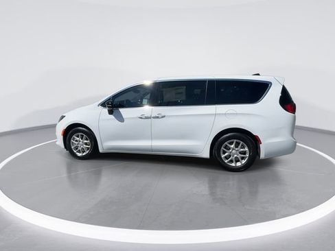 New 2026 Chrysler Voyager LX FWD image 5