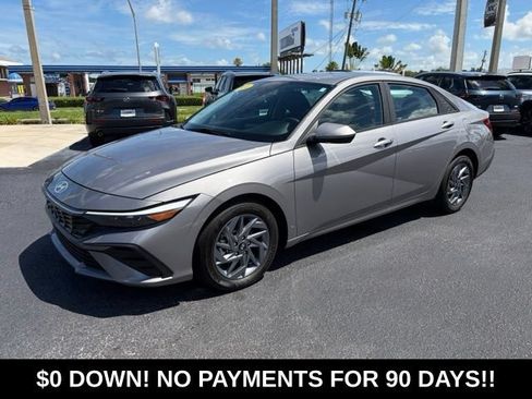 Used 2024 Hyundai Elantra SEL FWD image 3