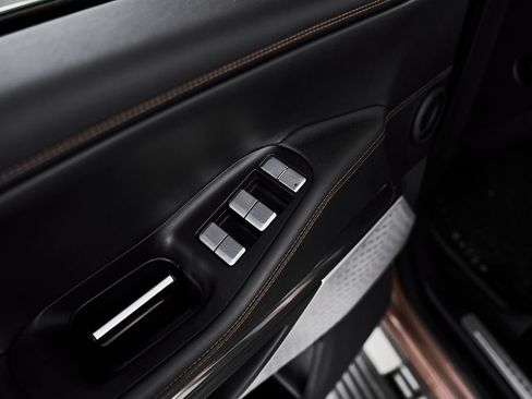 Used 2025 Lincoln Navigator Black Label AWD/4WD image 12