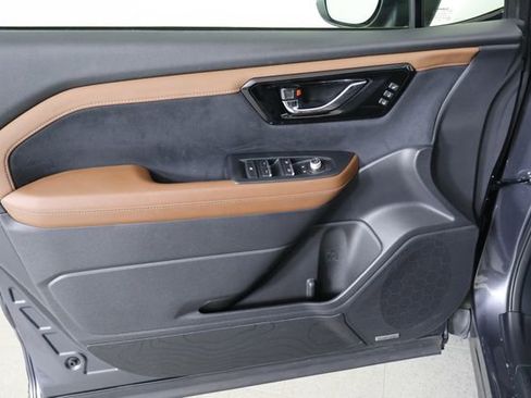 Used 2025 Subaru Forester Touring image 26