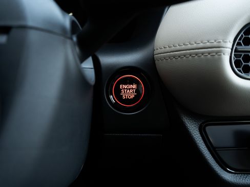 Certified 2026 Honda HR-V LX image 25