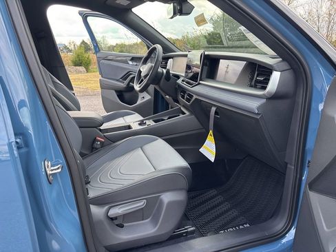 New 2026 Volkswagen Tiguan SE R-Line FWD image 22