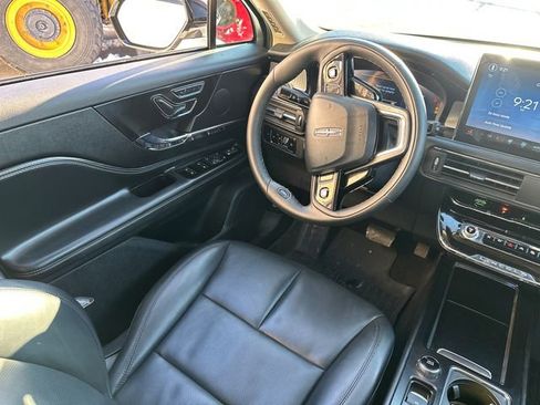 Used 2025 Lincoln Corsair AWD w/ Equipment Group 101A image 18