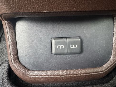 Used 2022 Toyota Highlander XLE FWD image 28