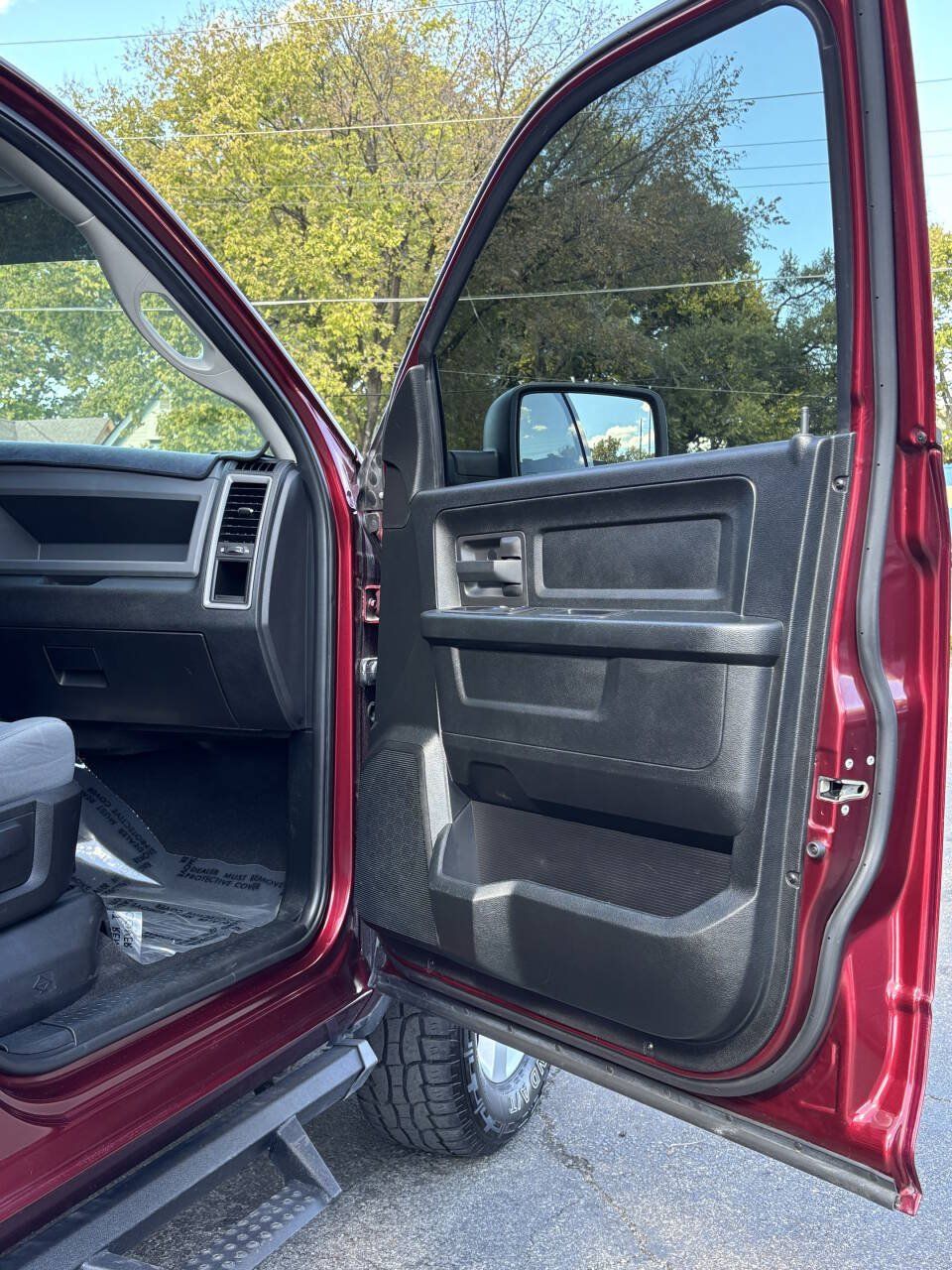 Used 2018 RAM 1500 Express AWD/4WD image 23