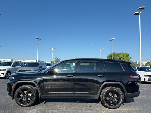 Used 2025 Jeep Grand Cherokee L Altitude AWD/4WD image 5