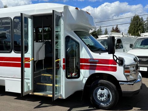 Used 2016 Ford E-450 and Econoline 450 Super Duty w/ Shuttle Bus Prep Package RWD image 10