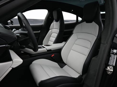 New 2026 Porsche Taycan Turbo image 5