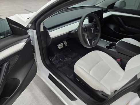 Used 2023 Tesla Model 3 Performance image 14