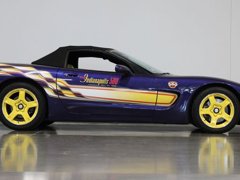Used 1998 Chevrolet Corvette Convertible w/ Memory Pkg RWD image 23