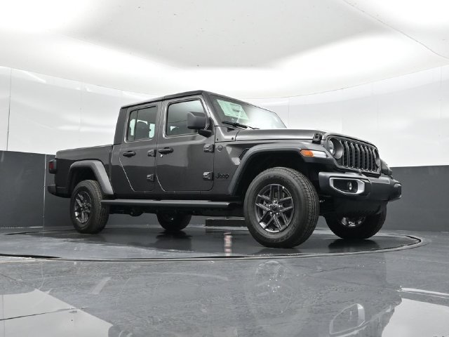 New 2026 Jeep Gladiator Sport AWD/4WD image 36