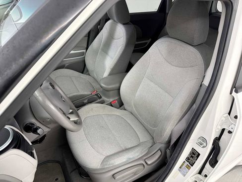 Used 2015 Kia Soul EV image 13