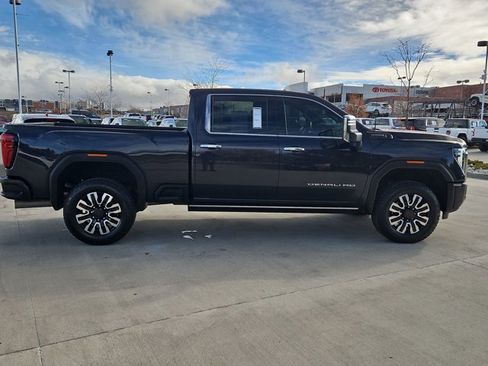 Used 2024 GMC Sierra 3500 Denali Ultimate image 4