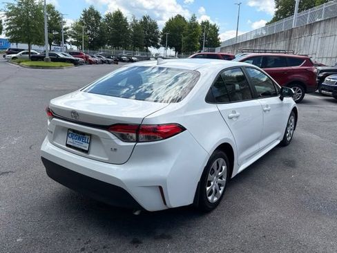 Used 2025 Toyota Corolla LE FWD image 8
