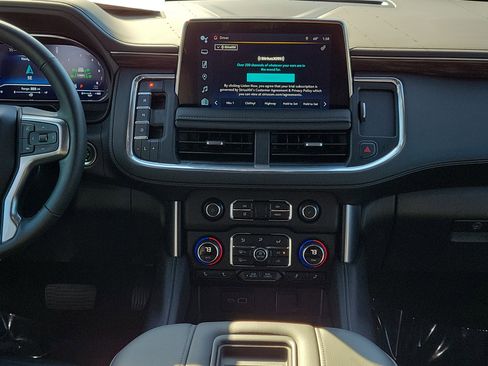 Used 2024 Chevrolet Tahoe Z71 w/ Luxury Package image 17