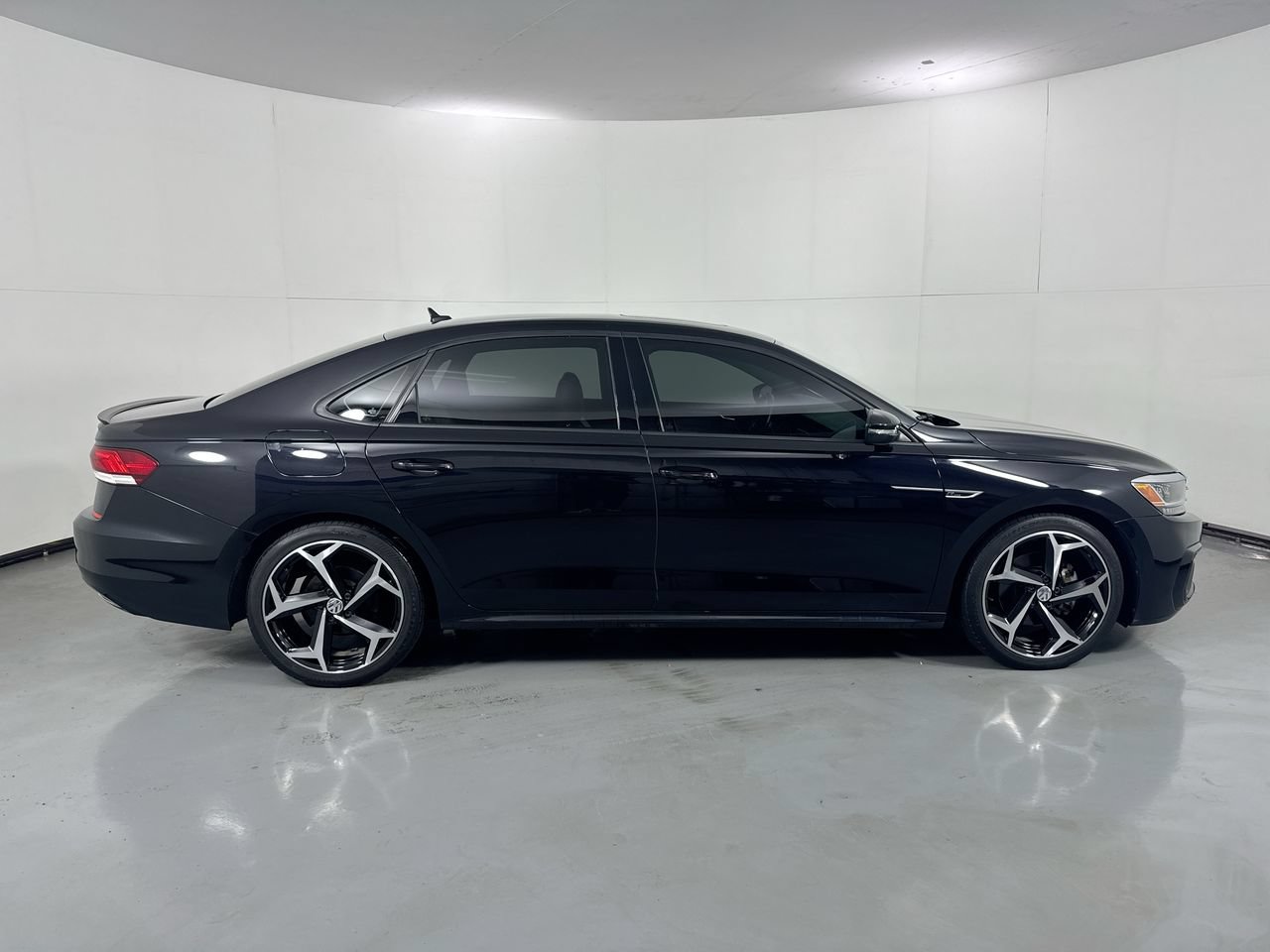 Used 2021 Volkswagen Passat 2.0T R-Line FWD image 30