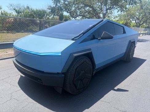 Used 2024 Tesla Cybertruck AWD Crew Cab image 1