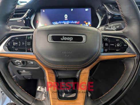 Used 2022 Jeep Grand Cherokee Summit AWD/4WD image 20