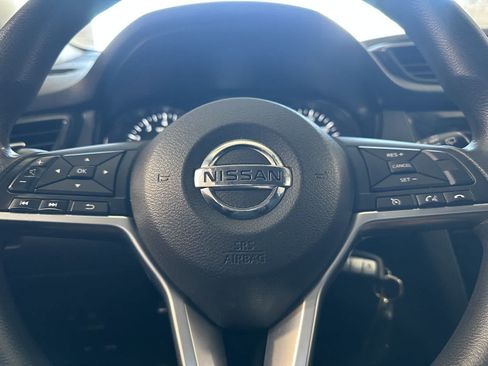 Used 2017 Nissan Rogue S w/ S Appearance Package FWD image 22