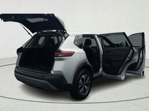 Used 2023 Nissan Rogue SV image 13