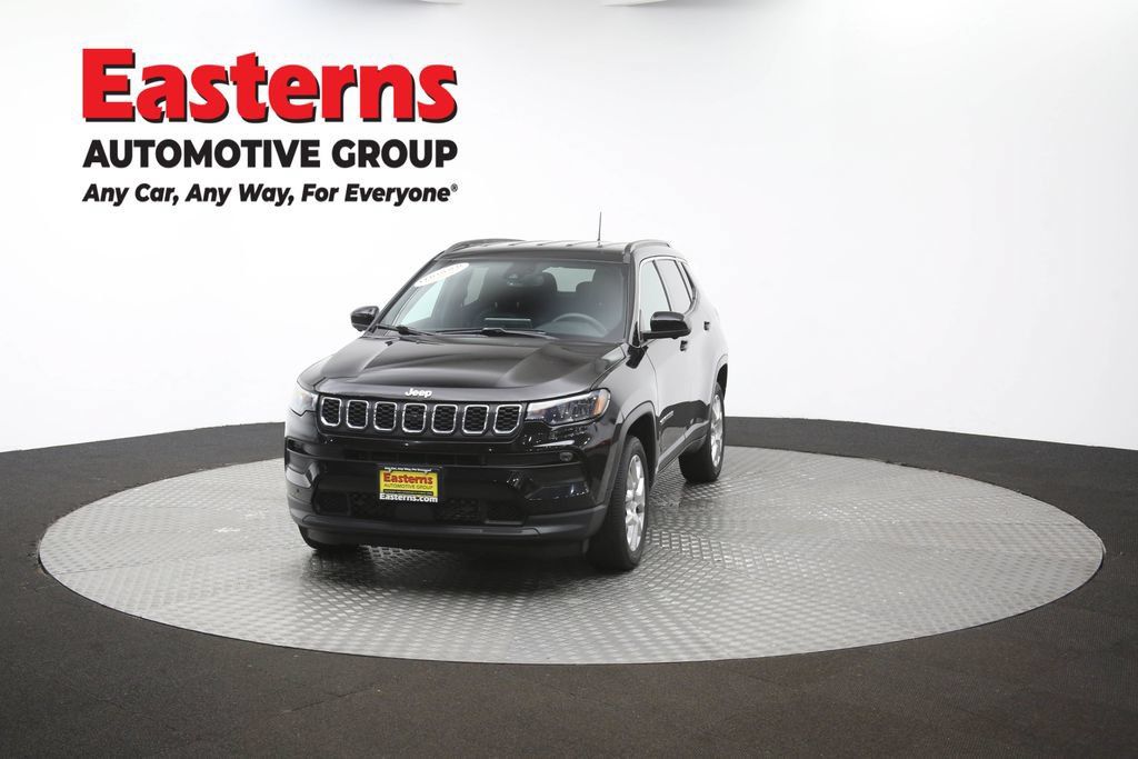Used 2024 Jeep Compass Latitude AWD/4WD image 52