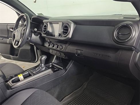 Used 2017 Toyota Tacoma TRD Sport image 20